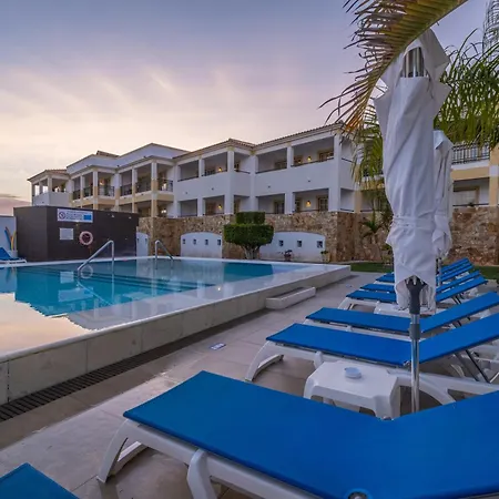 Hotel apartamentowy Turisticos Novochoro 3*