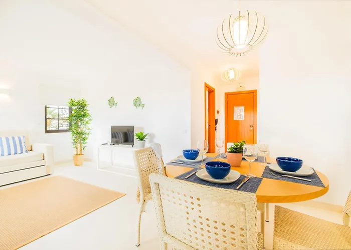 Turisticos Novochoro Aparthotel