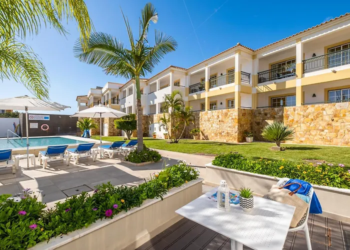 Turisticos Novochoro Aparthotel