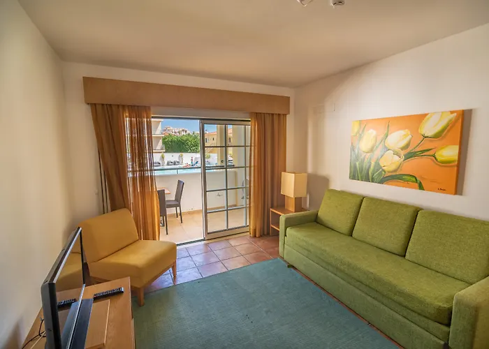 Turisticos Novochoro Aparthotel