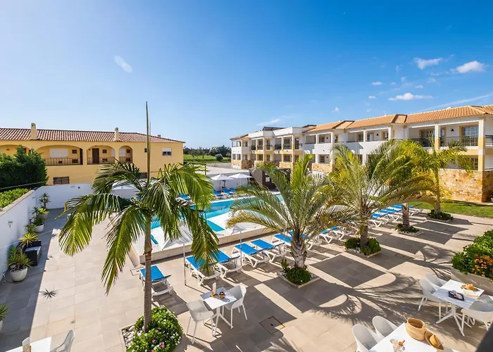 Turisticos Novochoro Aparthotel